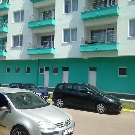 아파트 Summer Apartment Lumina